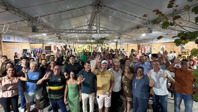 Primeiro dia da Festa das Canoas foi um sucesso